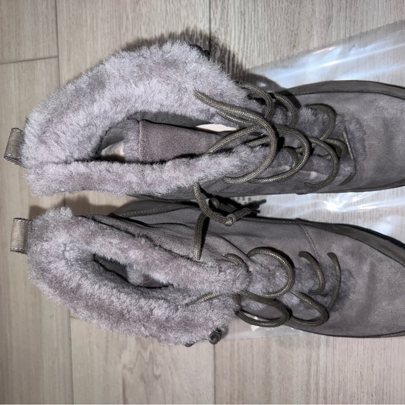 UGG Womens Size 11 Bridgit Mole Wool Lined Heel Leather Winter Shoes Boots - Picture 4 of 10